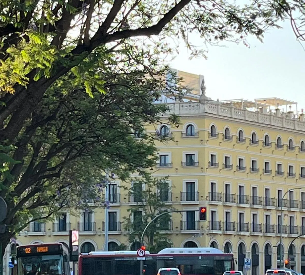 Cozy Apartment Next To Center Севилья
