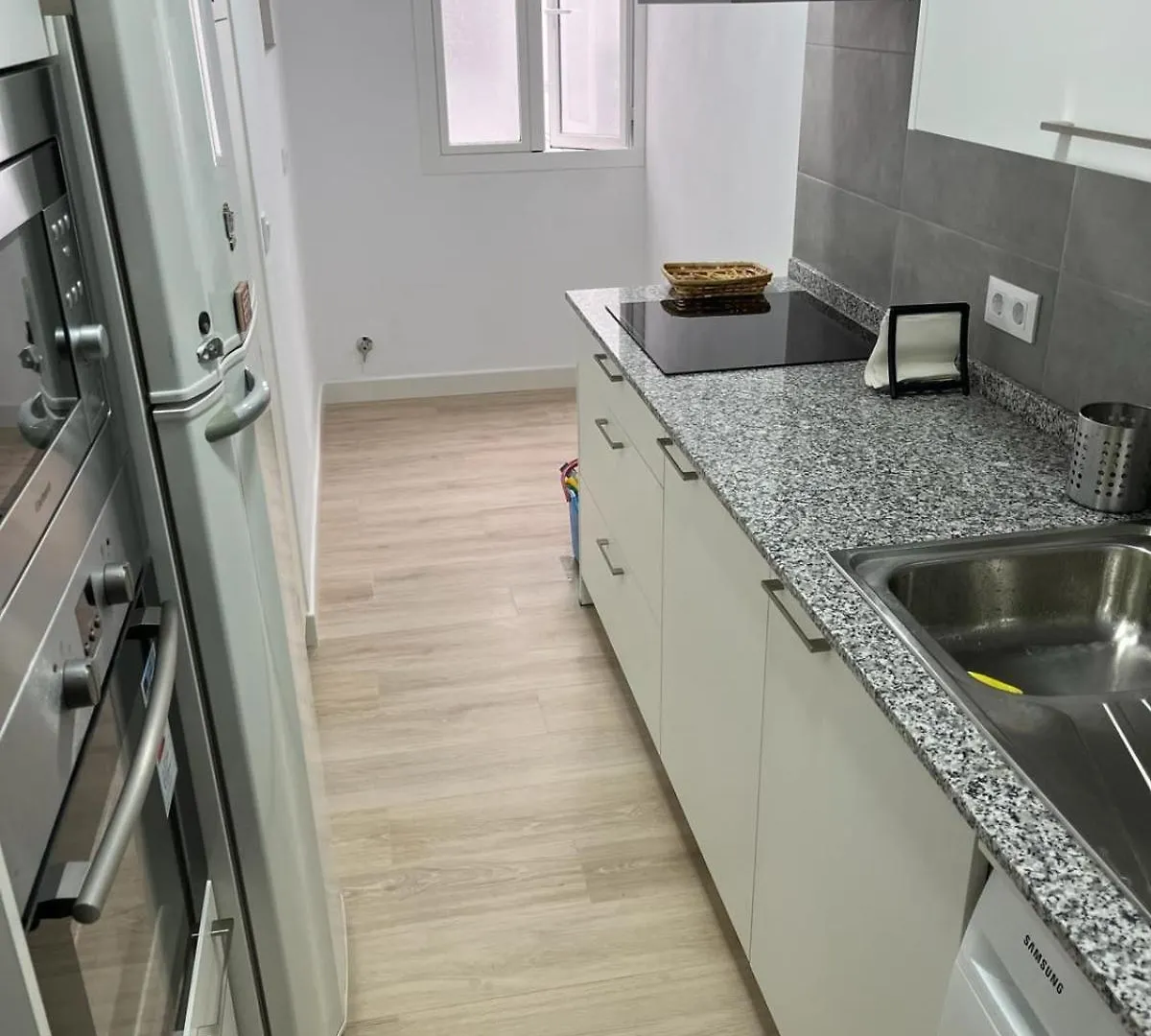 Cozy Apartment Next To Center Seville