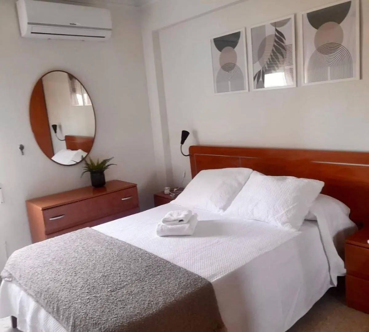 Cozy Apartment Next To Center Seville 0*,